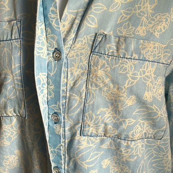 Velvet Heart Chambray Floral Print Button Down Tie Front Roll Cuff Shirt - Picture 8 of 10